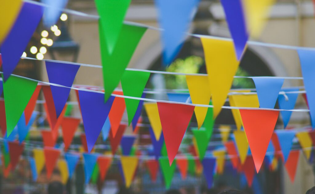 そんな目で私を見ないで~~~。今夜もどこかでお祭り騒ぎ！！