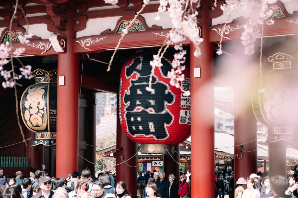 索漠とした東京・・・・こんな近くにお茶室に静かな庭園！！