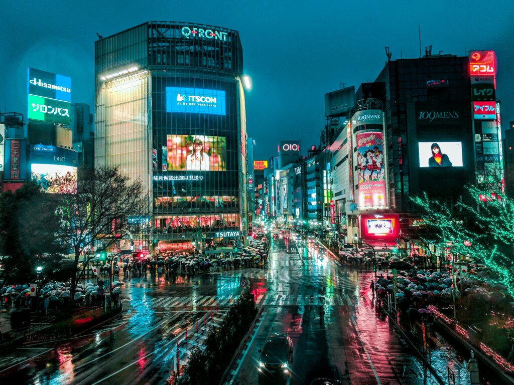 心地よい東京!!今年もあと半年…一人燃えている毘沙門天だ!!
