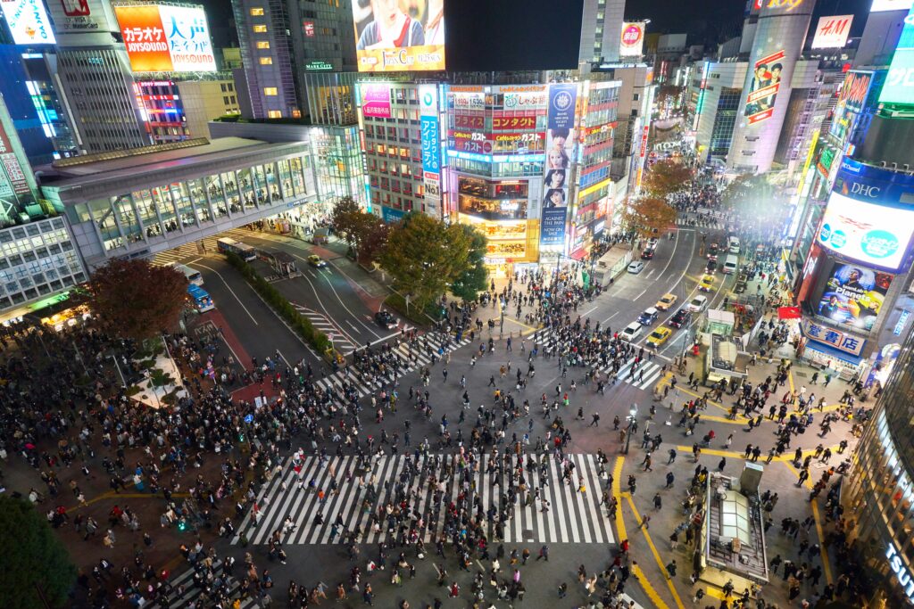 朝晩は東京は寒い！！コートの時期がやってきましたね！！