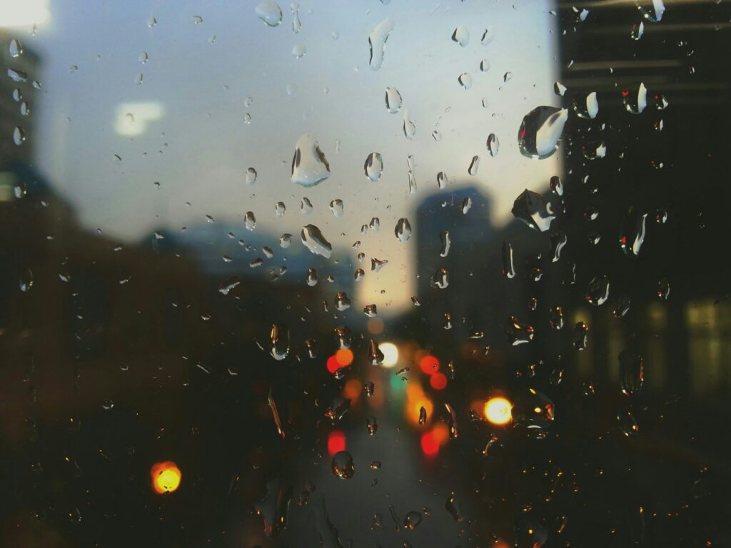 雨雨雨どうしたのでしょうか？メールの雨も大変です！！