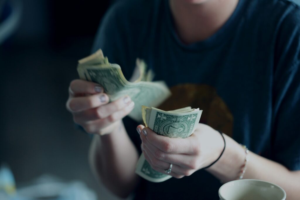 お金と時間は追われるより追いかけているほうが、楽しいですね！！